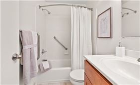 Contemporary Bathroom Style