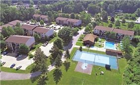 Pikeview Manor Community 