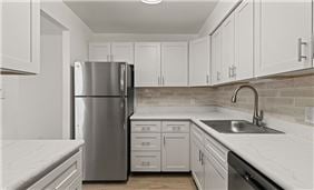 Prestige Kitchen Style (Shown Here in the Two-Bedroom Floor Plan)