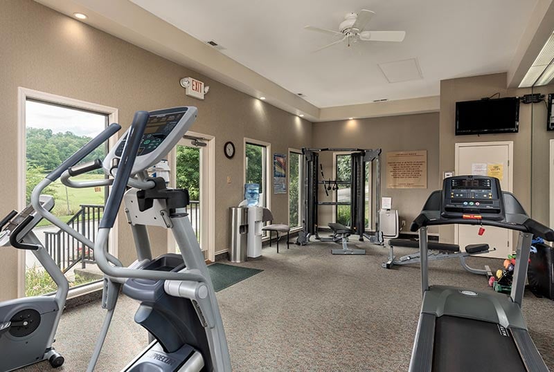 Amenities at Country Club Apartments at Manor Communities, Huntington/West Virginia