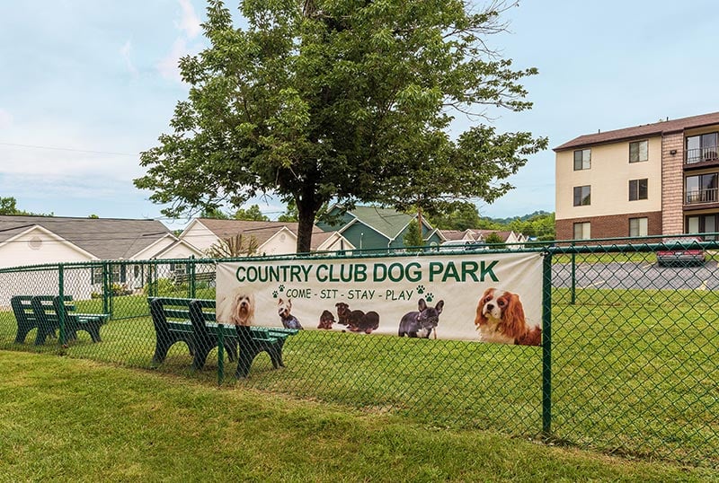 Amenities at Country Club Apartments at Manor Communities, Huntington/West Virginia