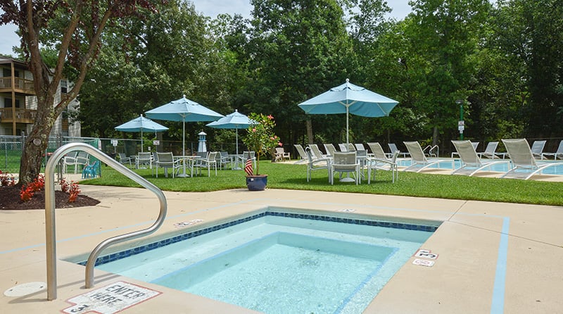 Swimming Pool of California Apartments at Manor Communities, Absecon/New Jersey