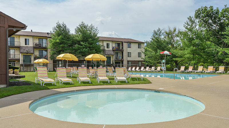 Swimming Pool of Pikeview Manor Apartments at Manor Communities, Beckley/West Virginia