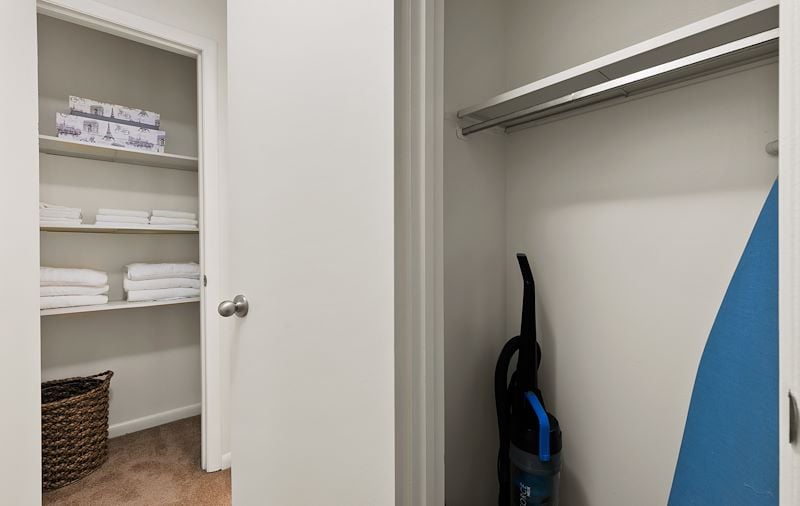 Furniture of Country Club Apartments at Manor Communities, Huntington/West Virginia