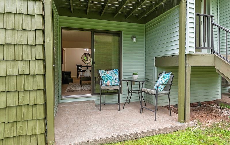 Furniture of Country Club Apartments at Manor Communities, Huntington/West Virginia