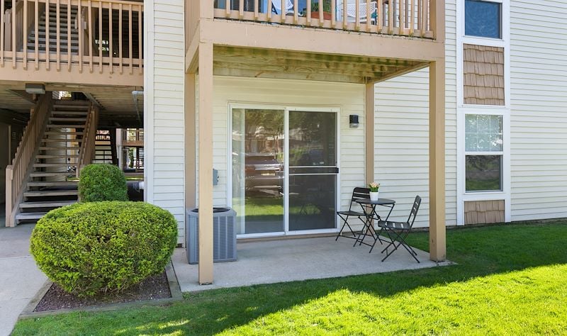 Exterior of California Apartments at Manor Communities, Absecon/New Jersey