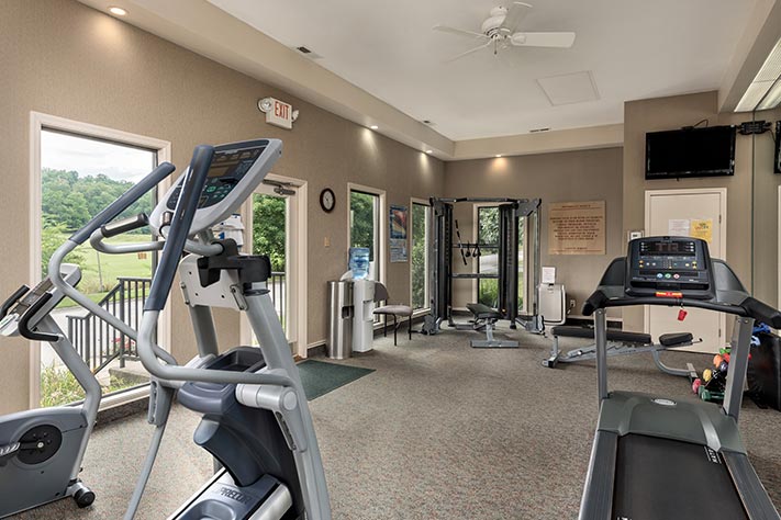 Amenities at Country Club Apartments at Manor Communities, Huntington/West Virginia