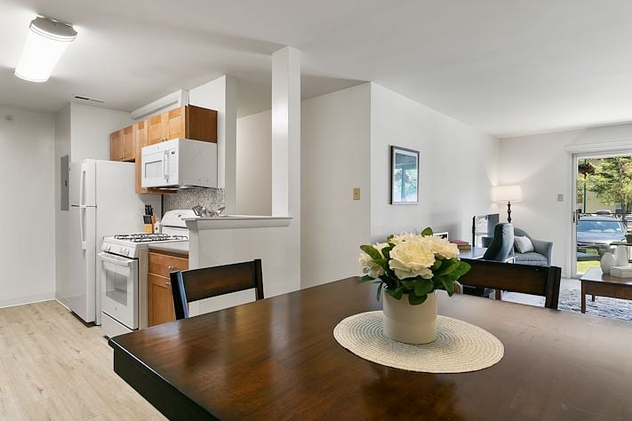 Furnished Section at California Apartments of Manor Communities, Absecon/New Jersey