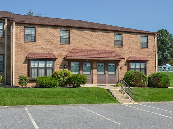 Powder Mill Apartments - 42 Oak Ridge Dr, York ,PA 17402