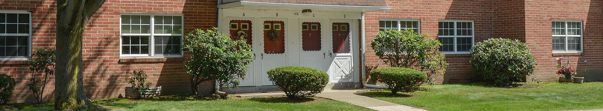 Exterior Side view of Gateway Apatments at Manor Communities, Wilkes-Barre/Pennsylvania