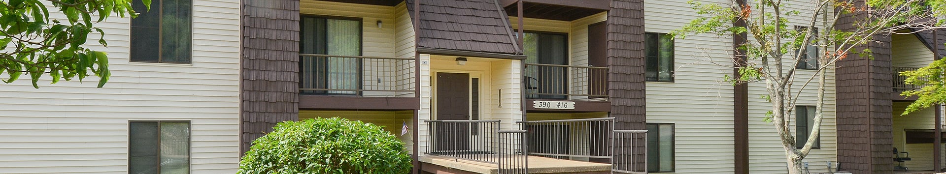 Exterior view of Roxalana Hills Apartments at Manor Communities, Charleston/West Virginia