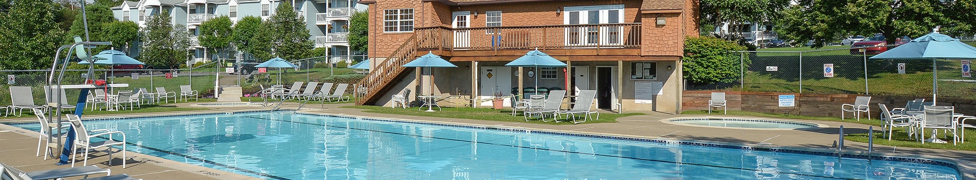 Swimming Pool of East Mountain Apatments at Manor Communities, Wilkes-Barre/Pennsylvania
