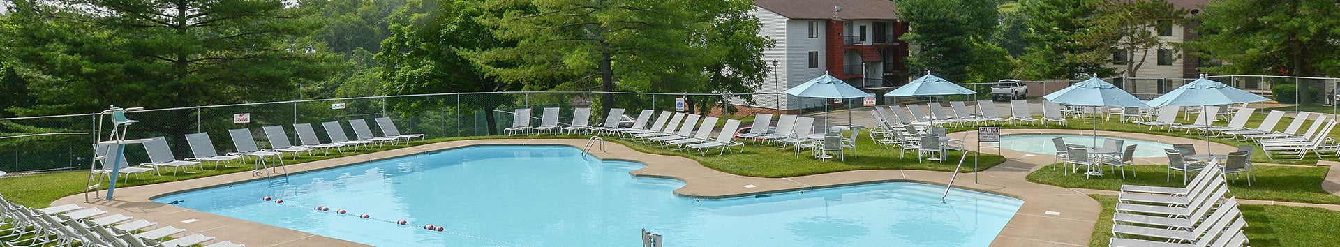 Swimming Pool of Roxalana Hills Apartments at Manor Communities, Charleston/West Virginia